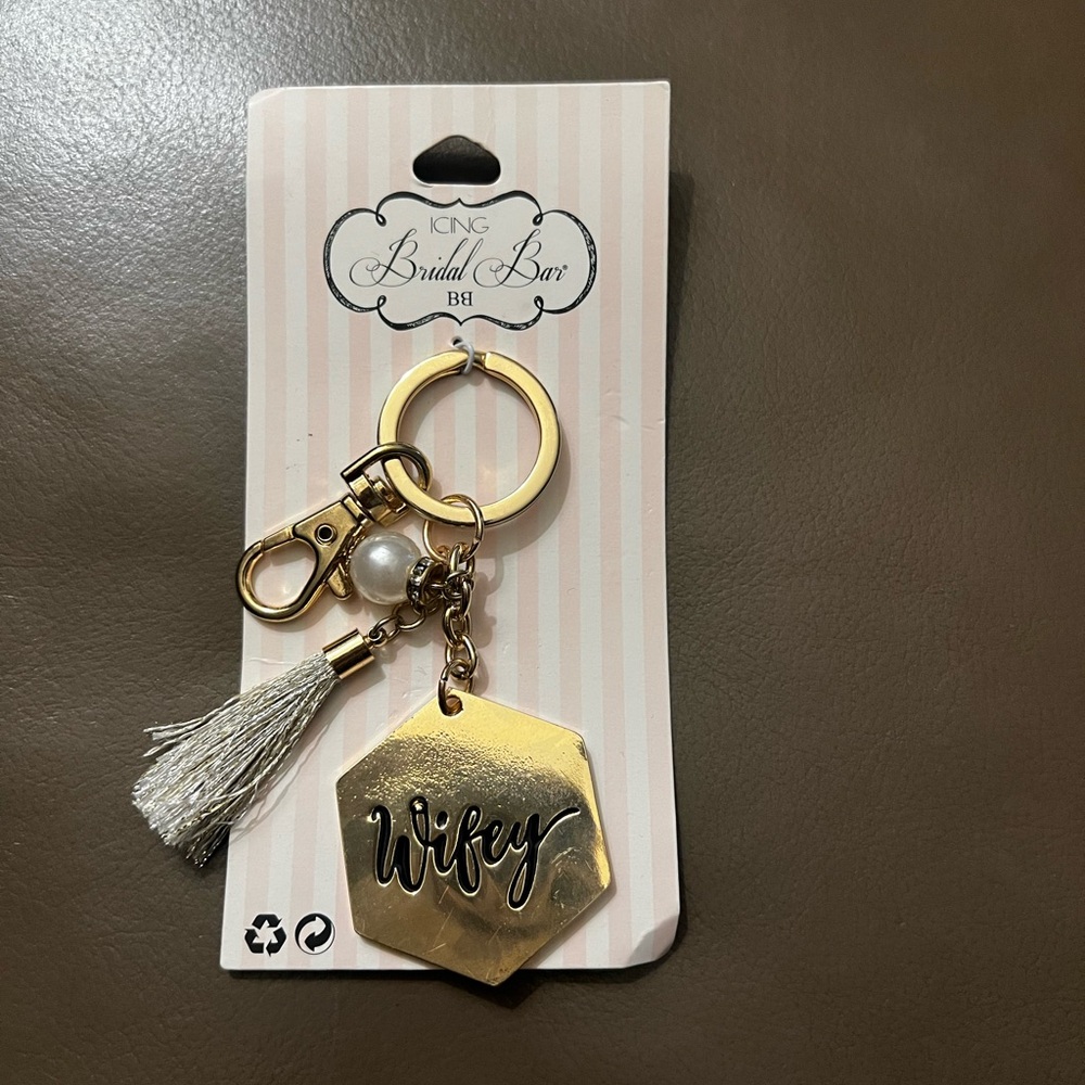 Bridal 👰‍♀️ Gold Keychain with Tassel and Wifey Charm